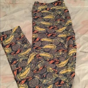 New Lularoe tc leggings FEATHERS